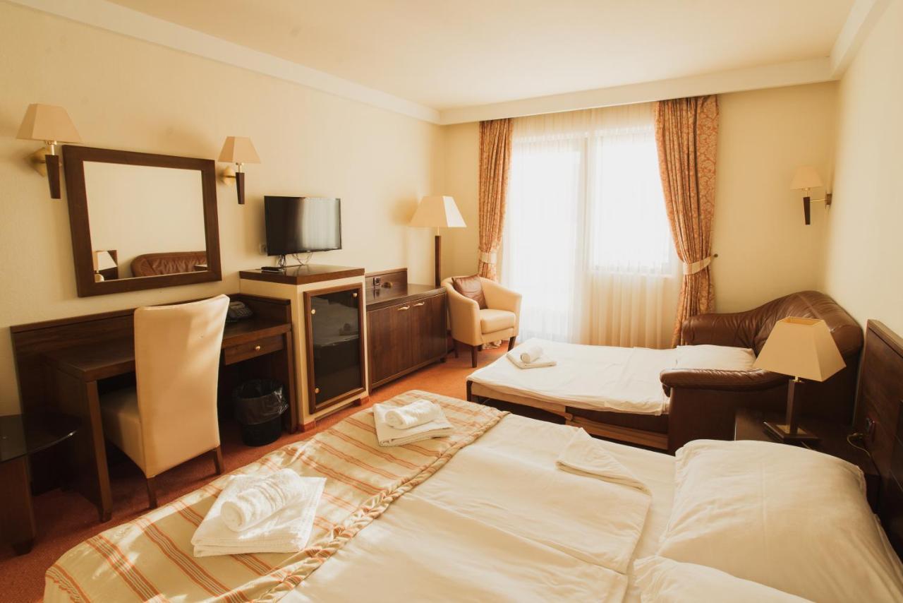Family Pagus Hotel Pag Town